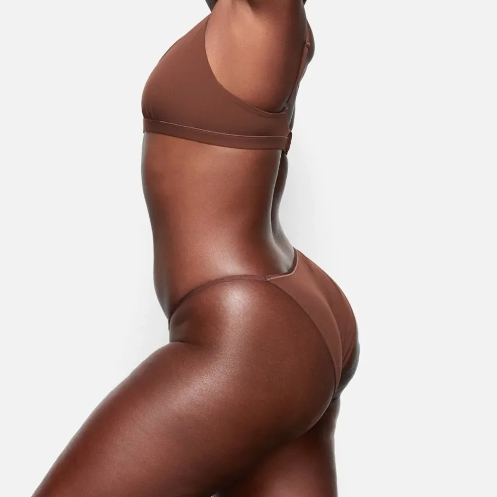 SKIMS FITS EVERYBODY STRING BIKINI‎ COCOA M NWT in packaging